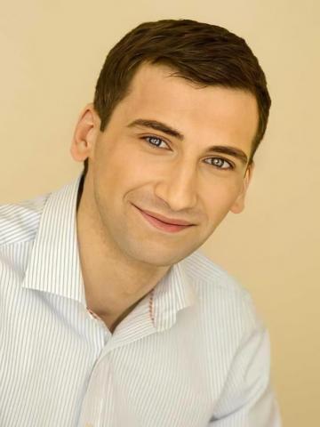 Хирург Титула Денис 