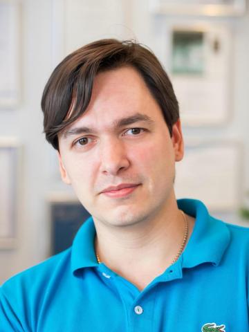 Имплантолог Баев Игорь Владимирович Имплантолог Баев Игорь Владимирович