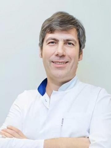 Хирург Этцель Артур Анатольевич