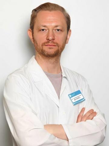 Пародонтолог Миловидов Константин Борисович