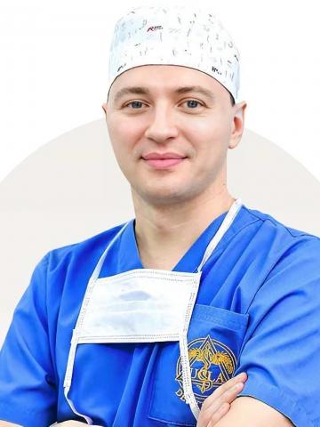 Хирург Коротеев Александр Александрович