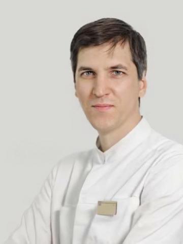 Хирург Колесников Игорь Николаевич