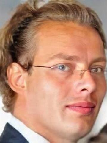 Имплантолог Привалов Вячеслав Васильевич Имплантолог Привалов Вячеслав Васильевич