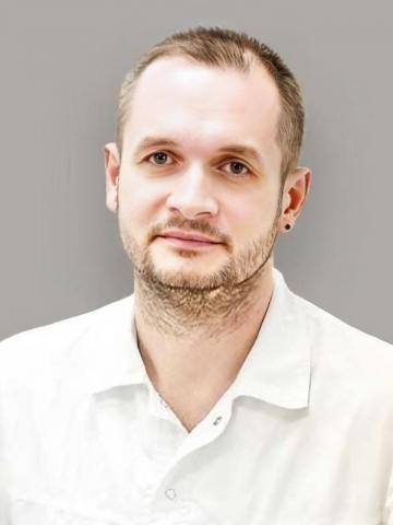 Пародонтолог Платонов Дмитрий Владимирович Пародонтолог Платонов Дмитрий Владимирович