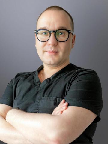 Пародонтолог Данилов Александр Алексеевич Пародонтолог Данилов Александр Алексеевич