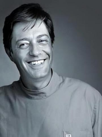 Ортопед Брежо Ив-Пьер 