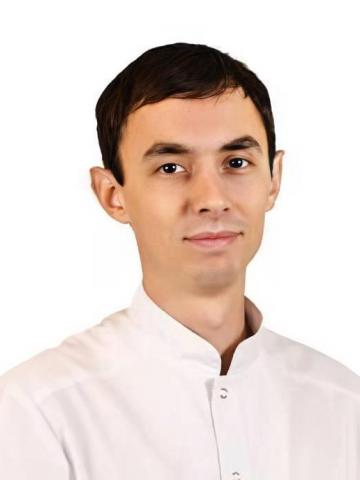 Хирург Куценко Роман Валерьевич
