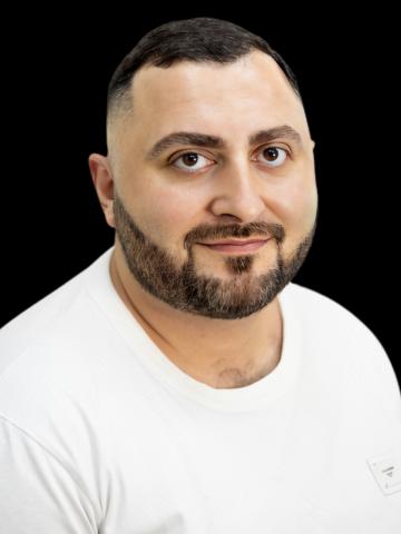 Хирург Ахинян Эдуард Каренович Хирург Ахинян Эдуард Каренович