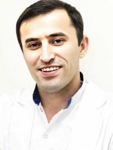 Хирург Магадов Роман Владимирович