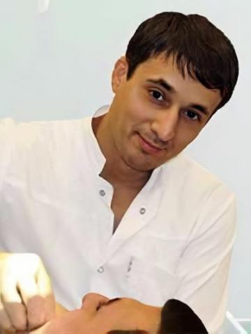 Терапевт Паркуев Карим Саладинович