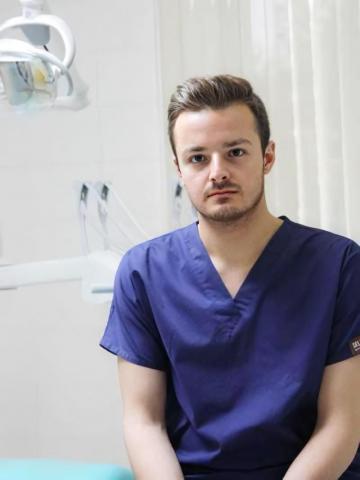 Хирург Хацуков Артур Олегович Хирург Хацуков Артур Олегович
