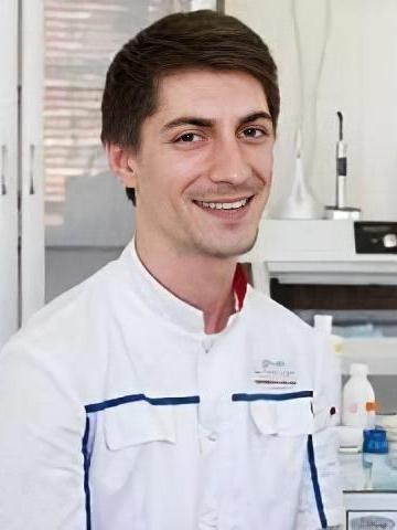 Гигиенист Гусейнов Тейран Динисламович