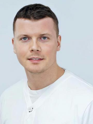 Хирург Камошин Иван Петрович