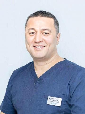 Имплантолог Багдасарян Карен Львович