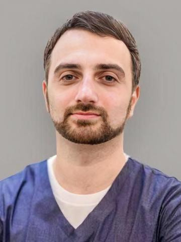 Пародонтолог Гульянц Александр Анатольевич