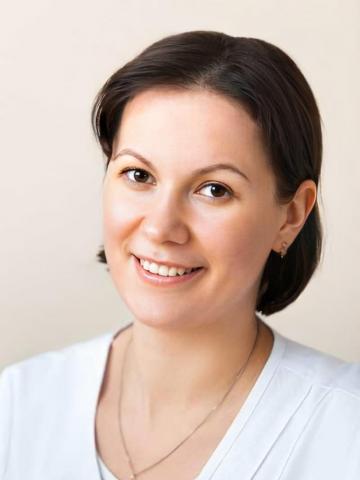 Гигиенист Рунова Дина Васильевна