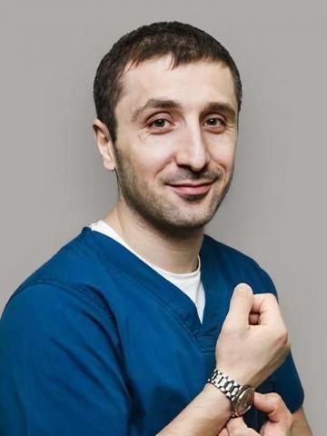 Хирург Каракетов Тимур Энверович