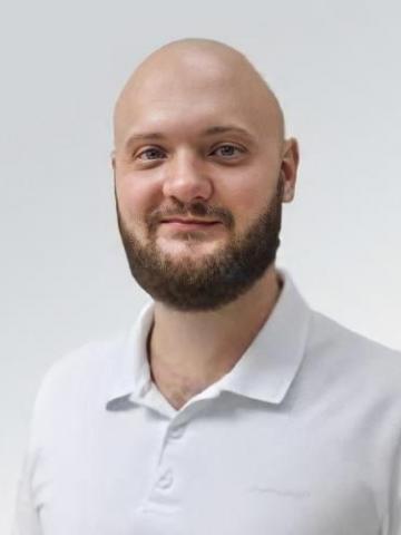 Имплантолог Зорин Станислав Сергеевич