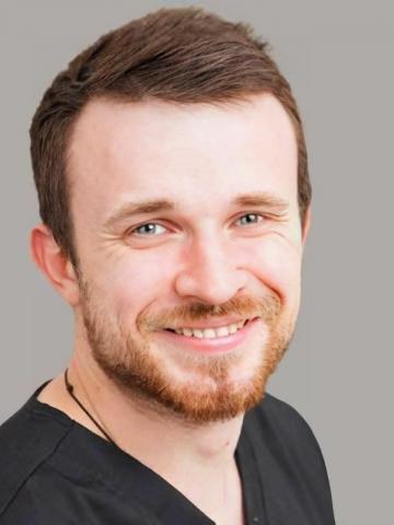 Хирург Краснер Денис Дмитриевич