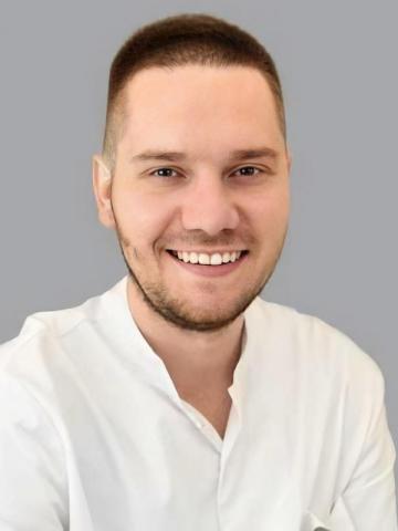 Хирург Коренев Андрей Юрьевич