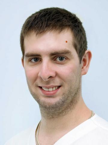 Гигиенист Хангишиев Тимур Абакарович