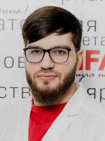 Хирург Абеков Умахан Айнудинович