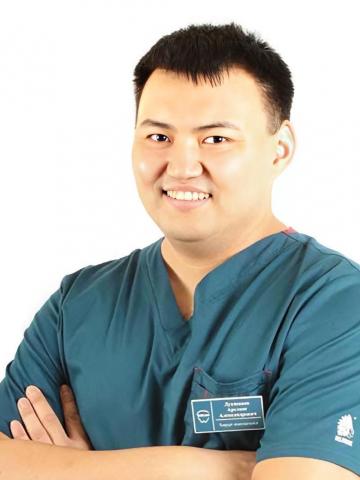 Хирург Лукшанов Арсланг Александрович Хирург Лукшанов Арсланг Александрович