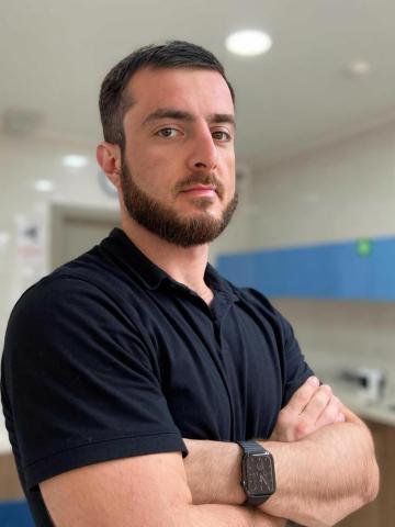 Хирург Омаров Руслан Уллубиевич