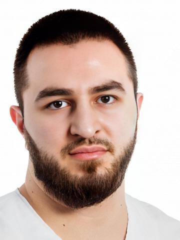 Хирург Зязиков Муса Магомедович
