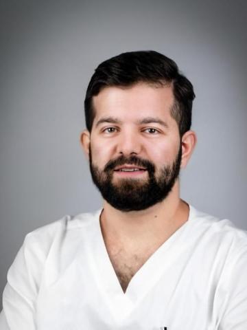 Хирург Аскеров Тургут Заурович