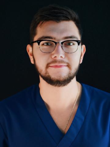 Имплантолог Саркисов Давид Самвелович Имплантолог Саркисов Давид Самвелович