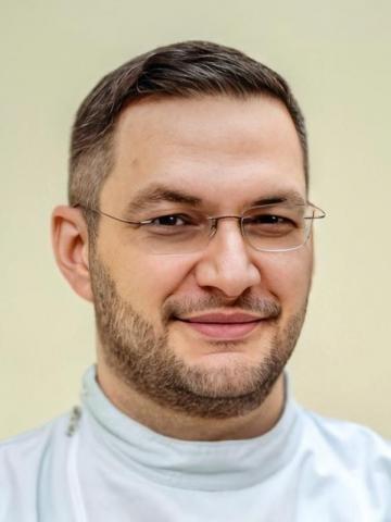 Ортопед Бозров Максим Русланович