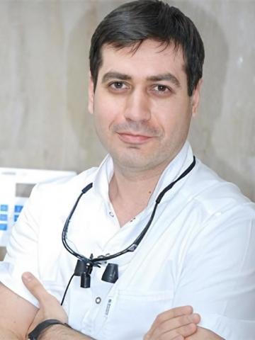 Имплантолог Магомедов Гамзат 