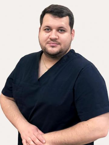 Пародонтолог Хакимов Максим Улугбекович