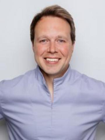 Ортодонт Плаксин Александр Евгеньевич