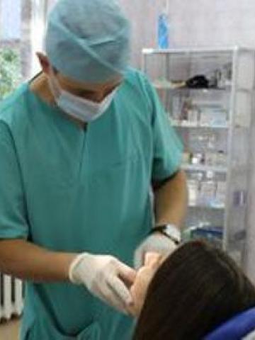 Хирург Кулаков Денис Михайлович