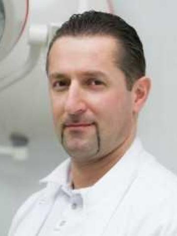 Хирург Омерэлли Эмир Романович