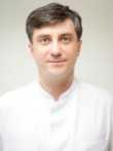 Терапевт Парулава Артем Джемалевич