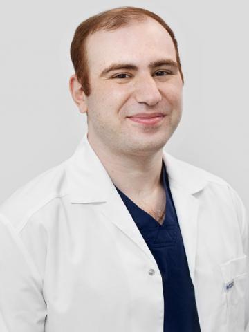 Хирург Казаров Евгений Евгеньевич