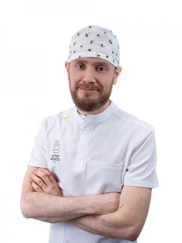 Пародонтолог Давыдов Илья Андреевич