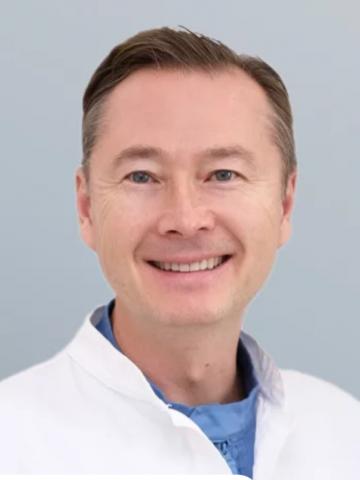 Хирург Мухамадиев Дамир Миргасимович