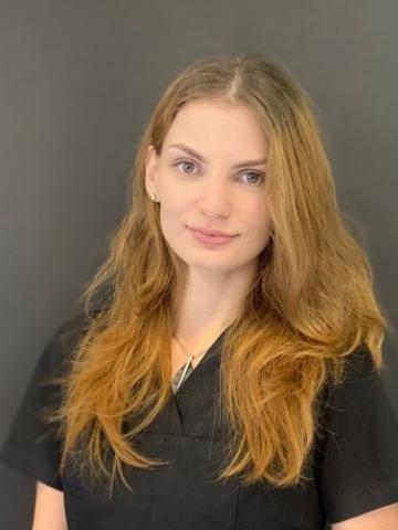 Ортодонт Леонтьева Альбина Искандеровна