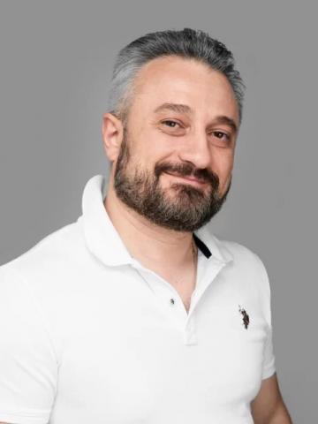 Терапевт Микаелян Армен Людвигович